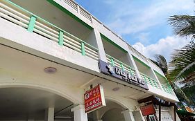 White Beach Hotel Bar&Restaurant